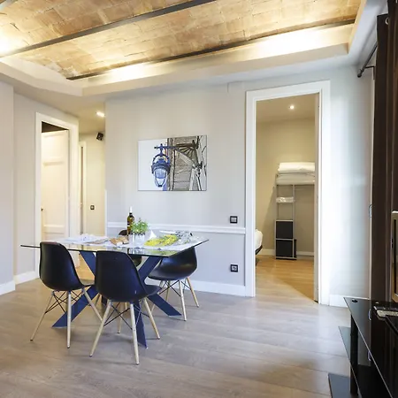 آين بي إيكزامبل-ميرو شقة برشلونة