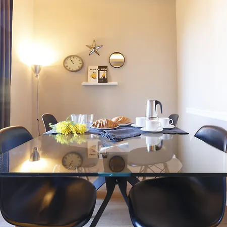 آين بي إيكزامبل-ميرو شقة برشلونة