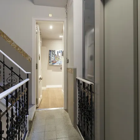 آين بي إيكزامبل-ميرو برشلونة